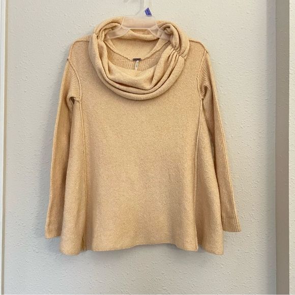 Free People Strawberry Fields Off Shoulder Cowl Size XS - Picture 3 of 7